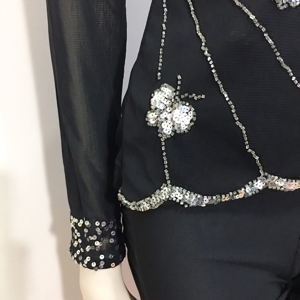 Hua Yi top with sequin beautifully designed. - Picture 3 of 8
